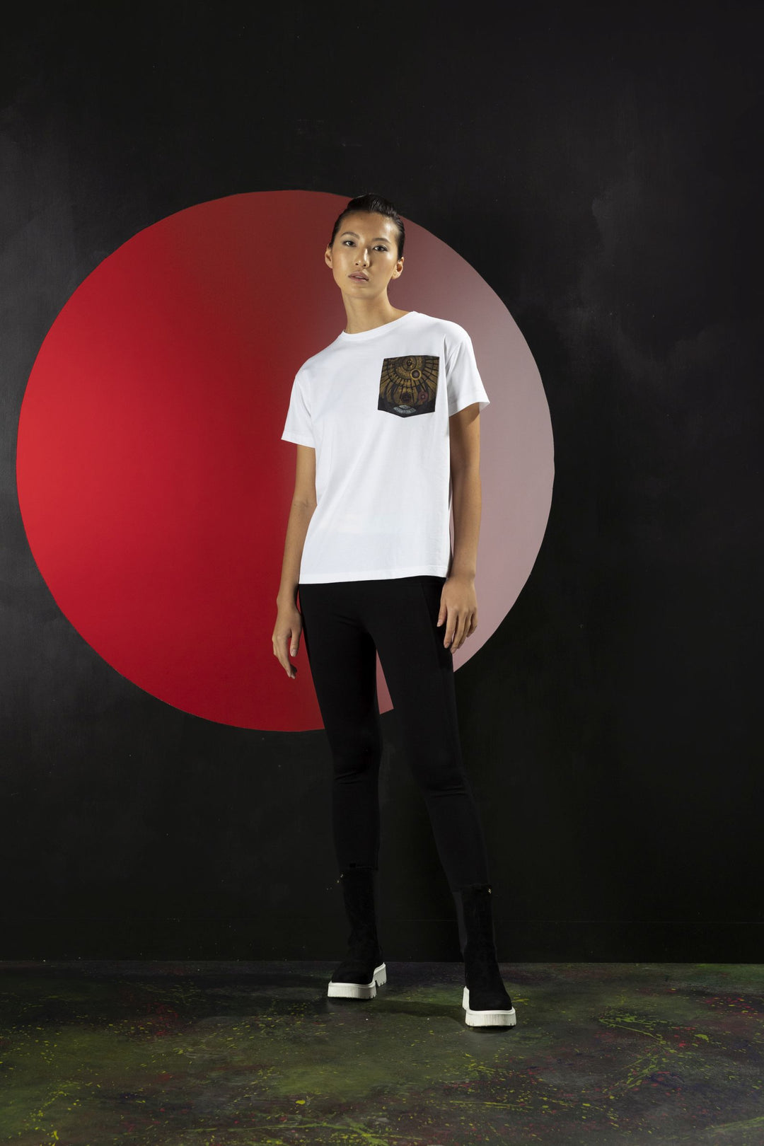 T-shirt con taschino stampato