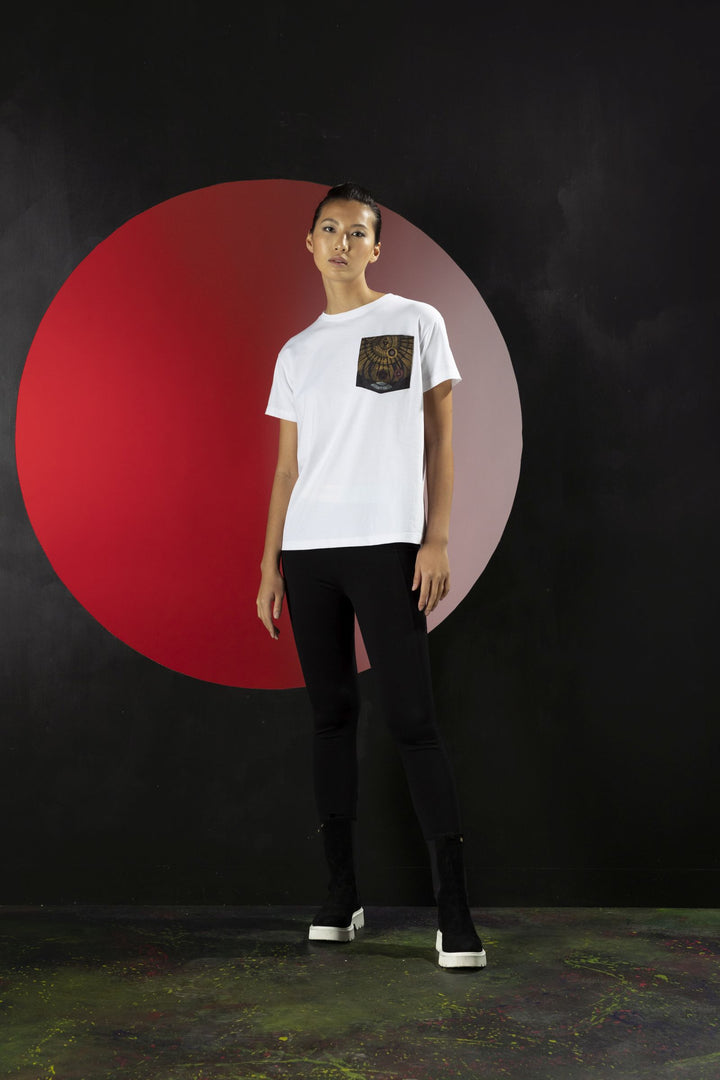 T-shirt con taschino stampato