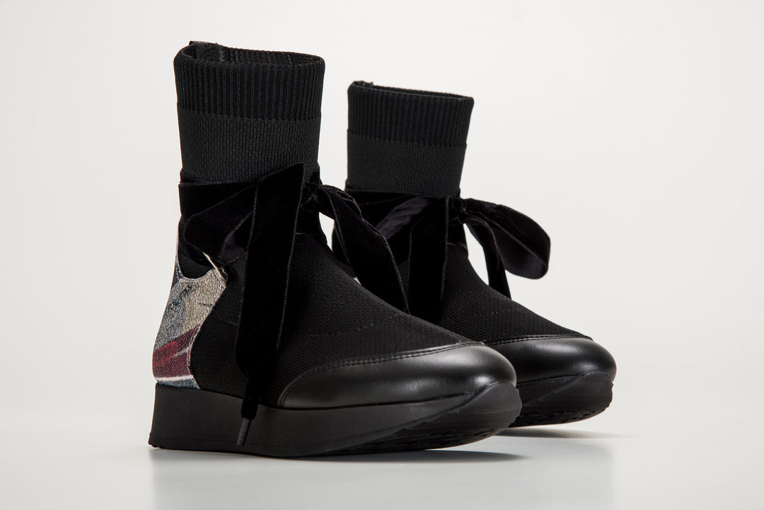 Irina Planetarium sneaker